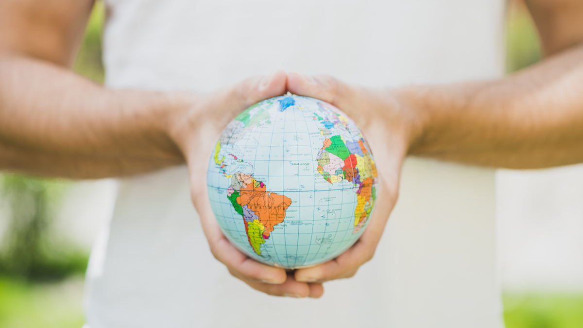 apLIS inicia escalada internacional